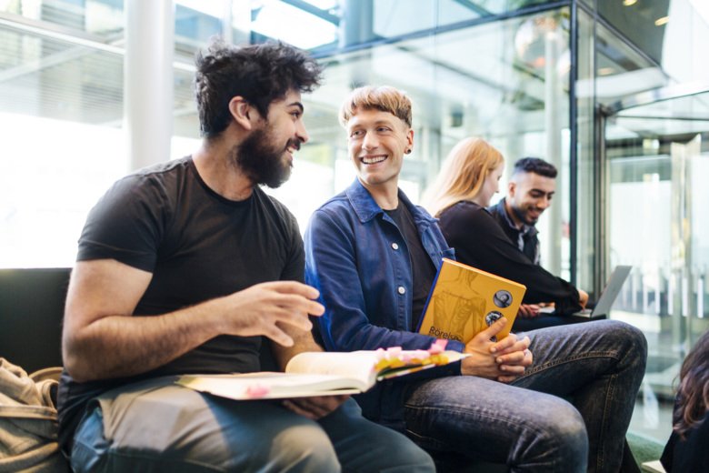 studenter på campus