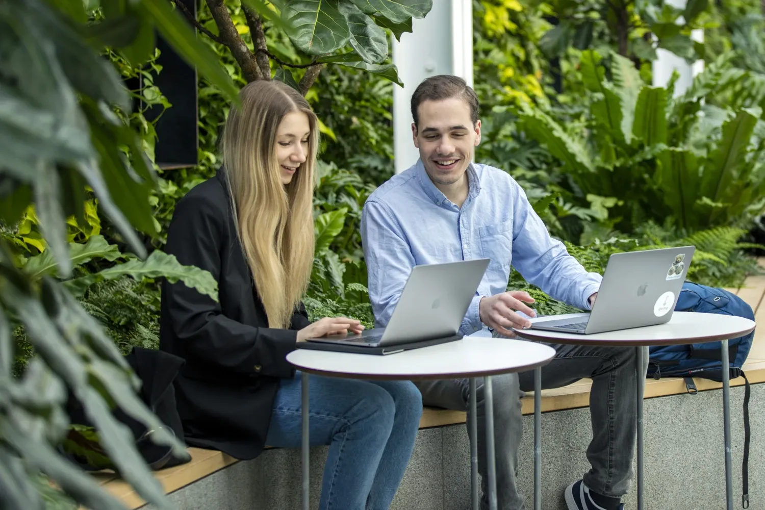 Studenter som pluggar på campus Solna.